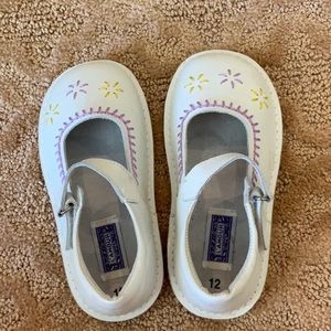 L’Amour floral shoes